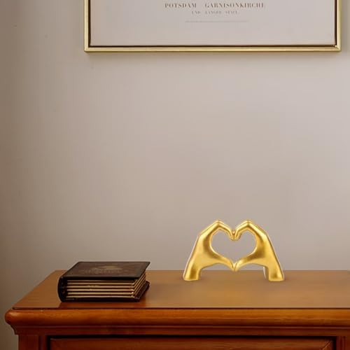BUBUHSHM Resin Hand Heart Sculpture