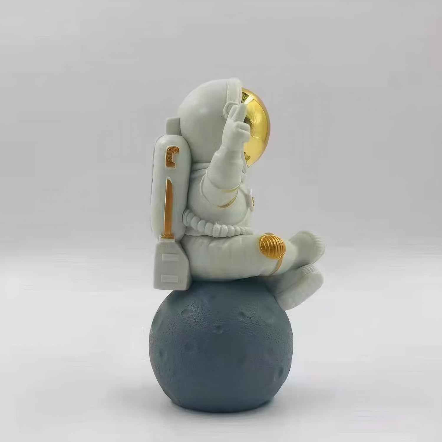 BUBUHSHM Gold White Astronaut Statue Decor