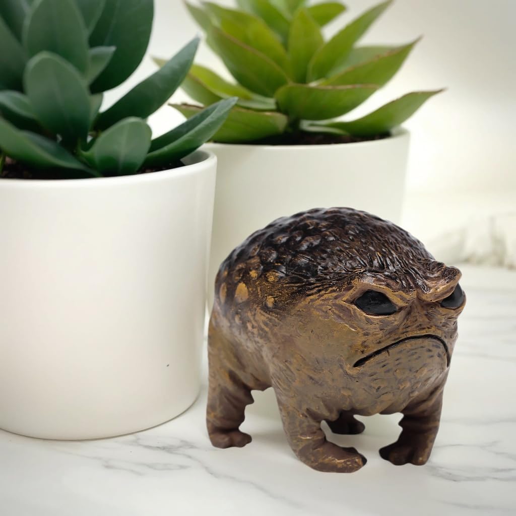Grumpy Frog Toad Statue Outdoor Garden Decor