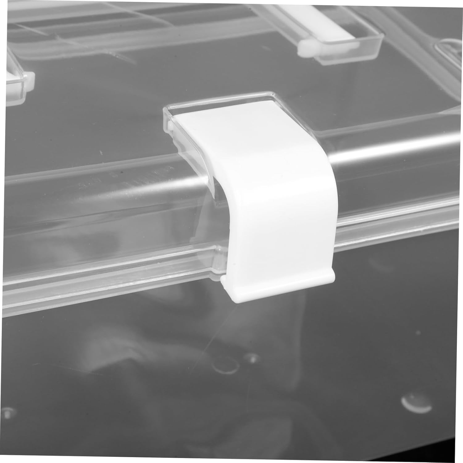 Ipetboom Portable Medicine Cabinet with Transparent Design and Buckle Closure