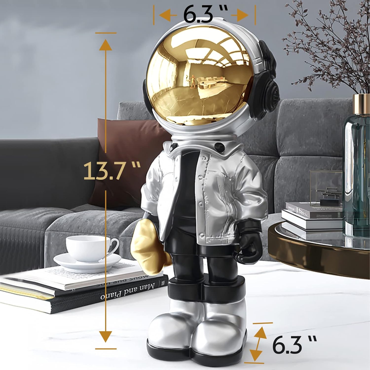 EZ4ENCE Figurine Statue Astronaut Sculpture Spaceman Decor