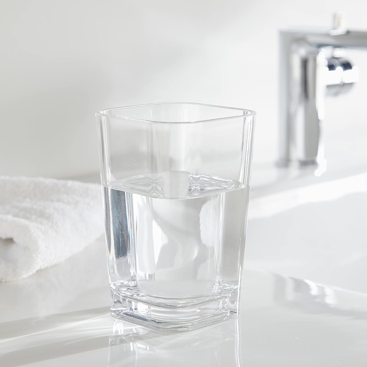 Huang Acrylic Clear Square Toothbrush Holder