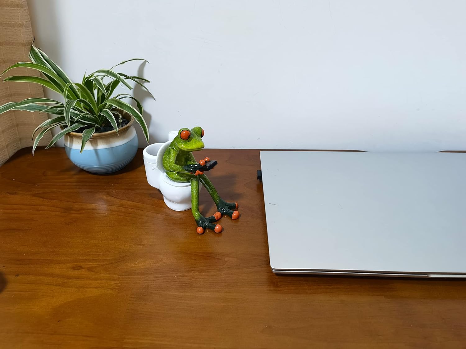 VVGIFTS Cute Green Resin Frog Statue Decoration