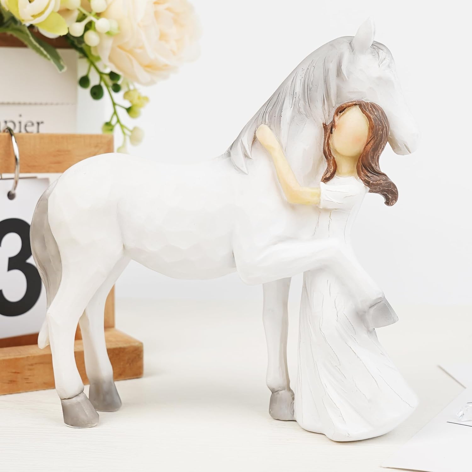 DASKALL Horse Figurine for Women and Girls Home Decor Sculpture