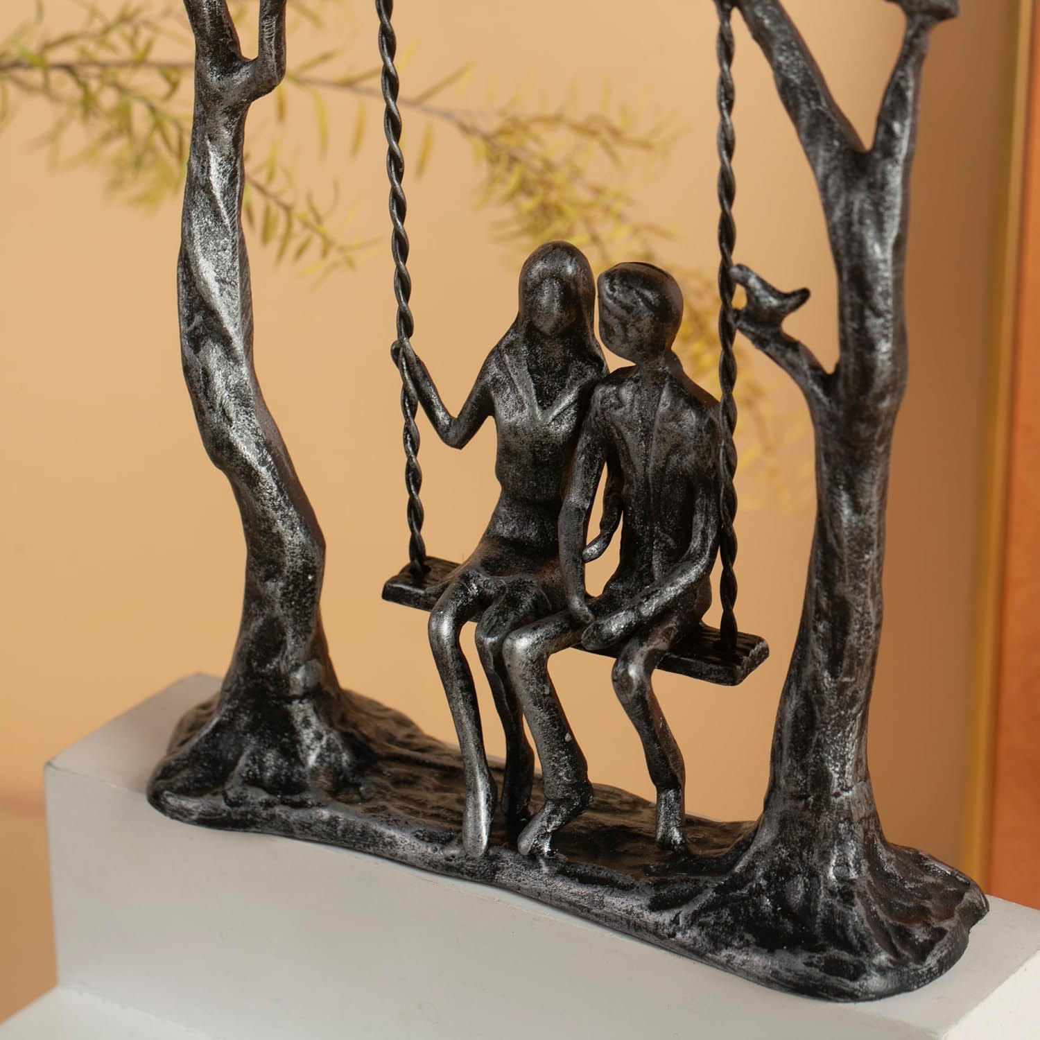 6th Anniversary Iron Sculpture Romantic Couple Statue for Her