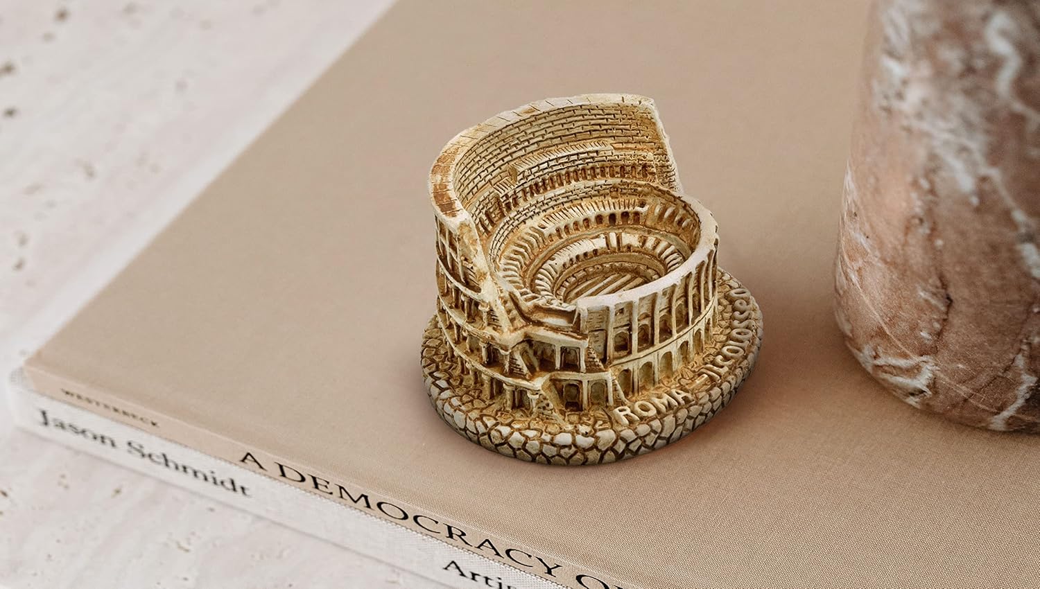 TRANSGOOD Roman Colosseum Resin Sculpture
