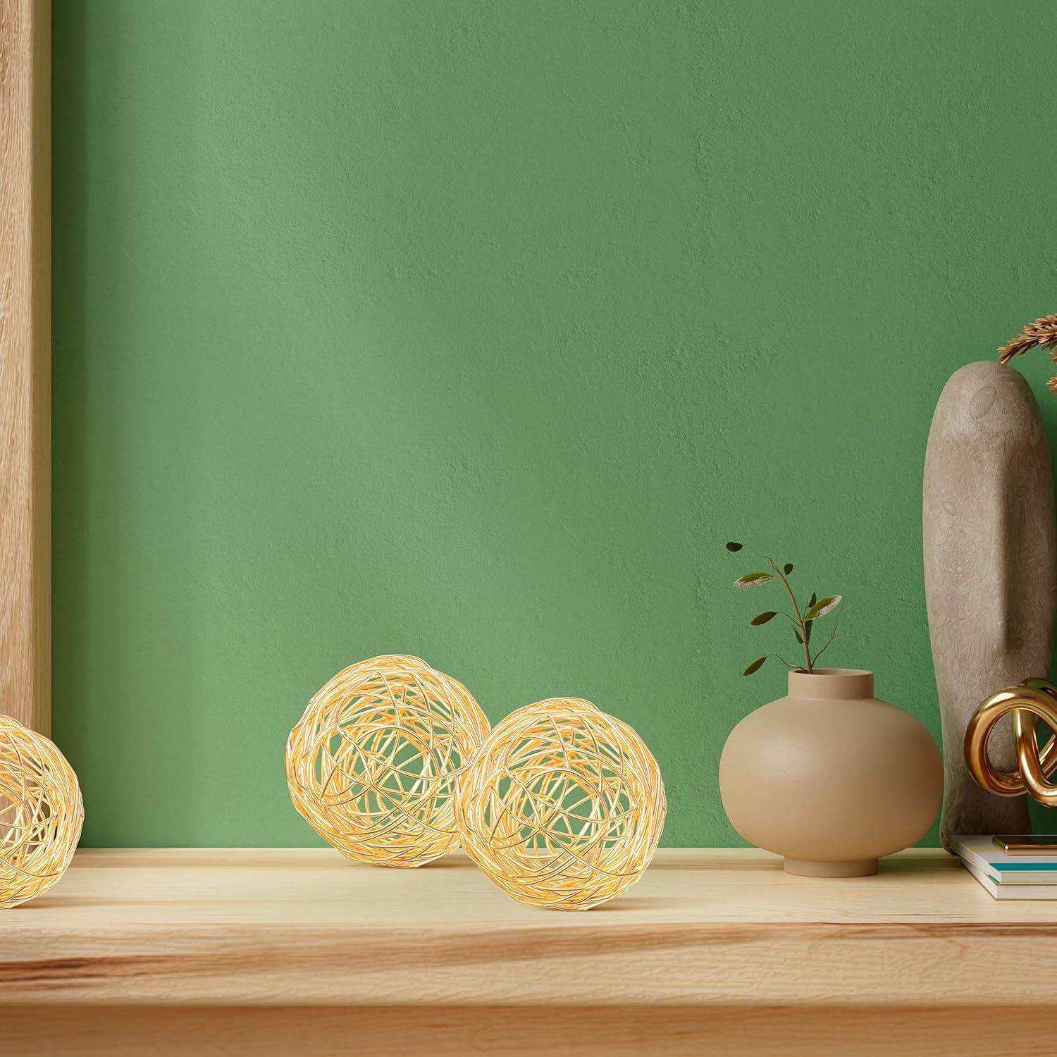 CLEENTABLE 3-Piece Gold Metal Decorative Spheres